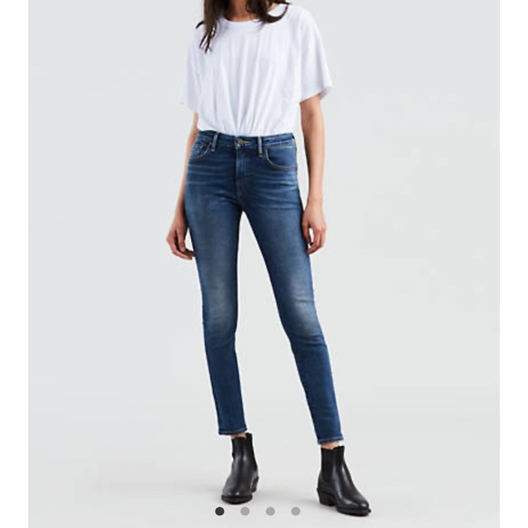 Levi's Denim - 721 Levi’s dark wash skinny jeans